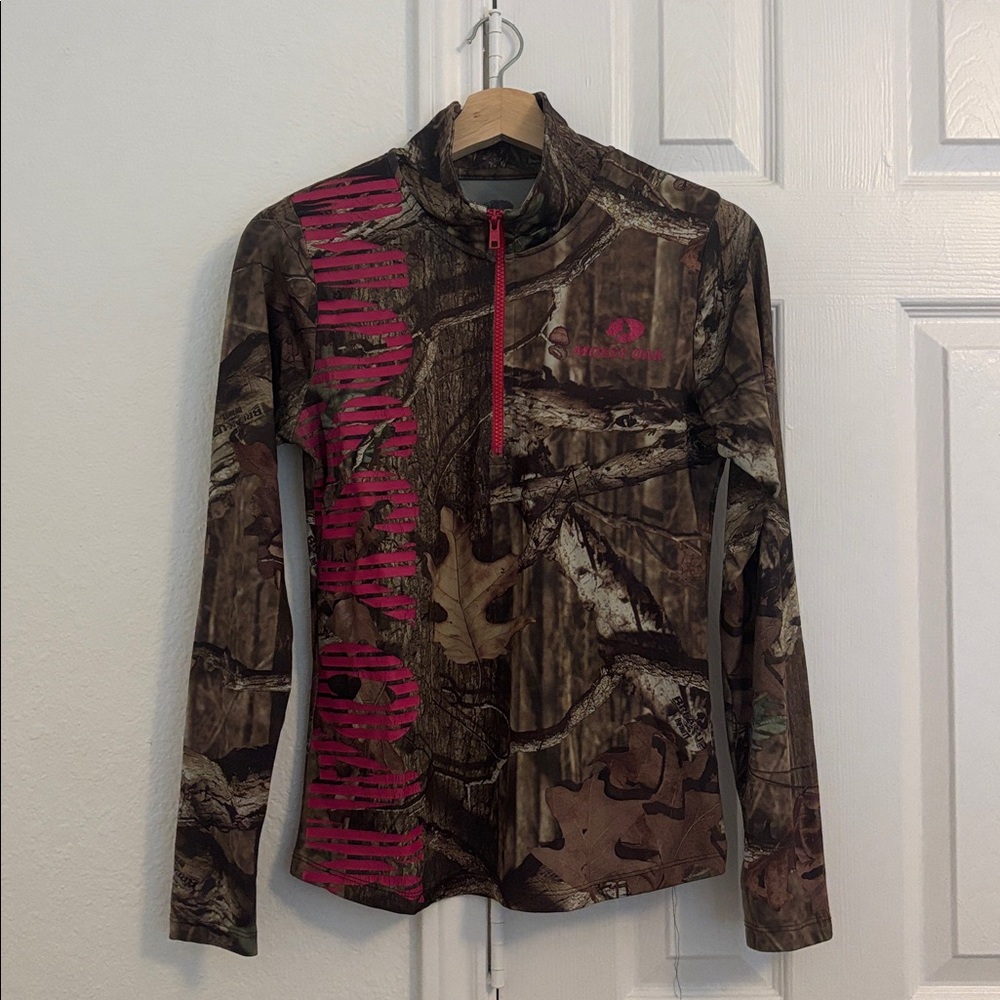 Mossy Oak Camo Long Sleeve with Pink Details